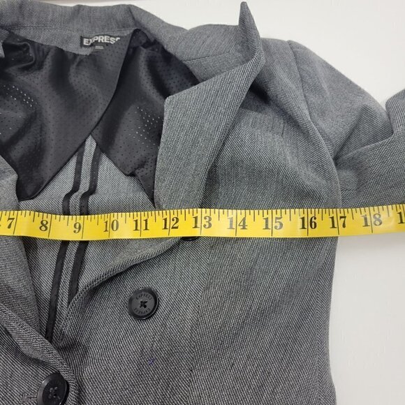 Express Women's Modern Grey Button Blazer in a Size 0 - Picture 9 of 12